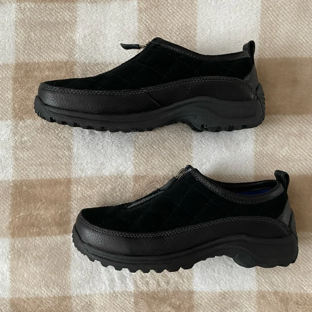 Lands End step out